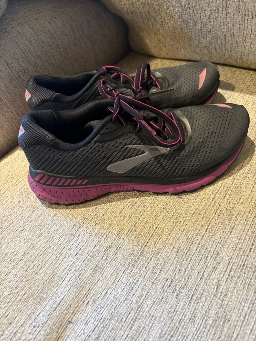 Brooks Black and Pink Women's Running Sneakers